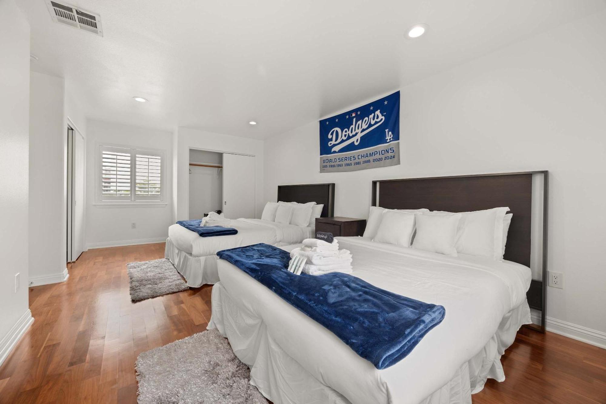 New Listing Dodger Clubhouse By Colby & Conrad Holiday home *